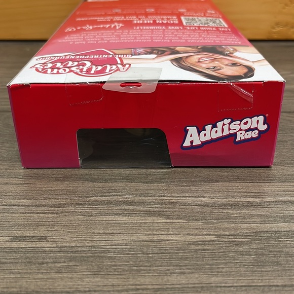 Addison Rae 10" Fashion Doll - NIB - Picture 6 of 6